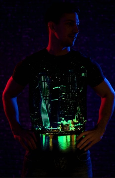 Светящаяся футболка Город Москва