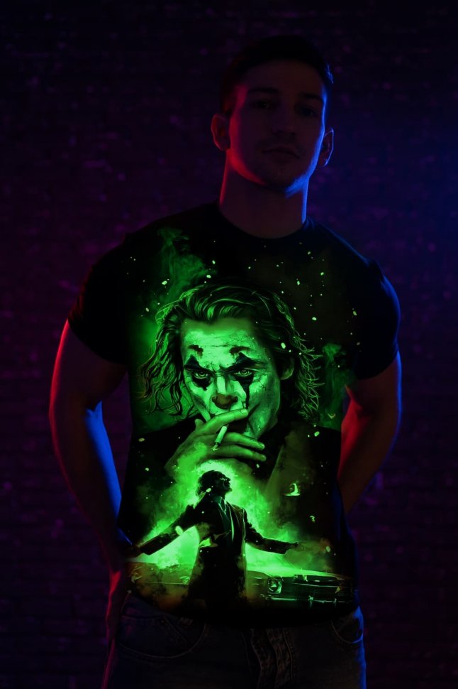 Светящаяся футболка Джокер с сигаретой